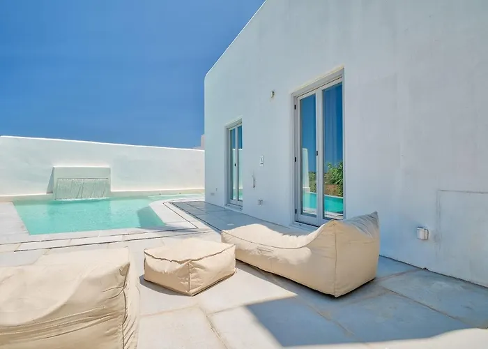 Yialos Antiparos Town