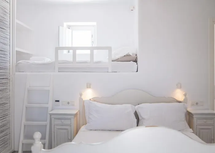 Yialos Βίλα Αντίπαρος